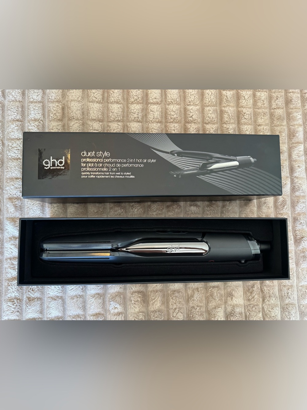 ghd Duet Style 2-in-1 Hot Air Styler in Black and Silver